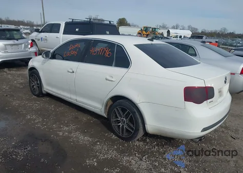 2007 Volkswagen Jetta 2.5 z USA, uszkodzony, nr VIN 3VWSF71K07M047999